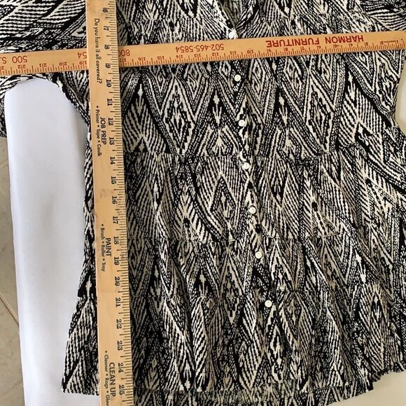 Bit & Bridle Small 3/4 sleeve BoHo ruffle Blouse - Picture 8 of 9